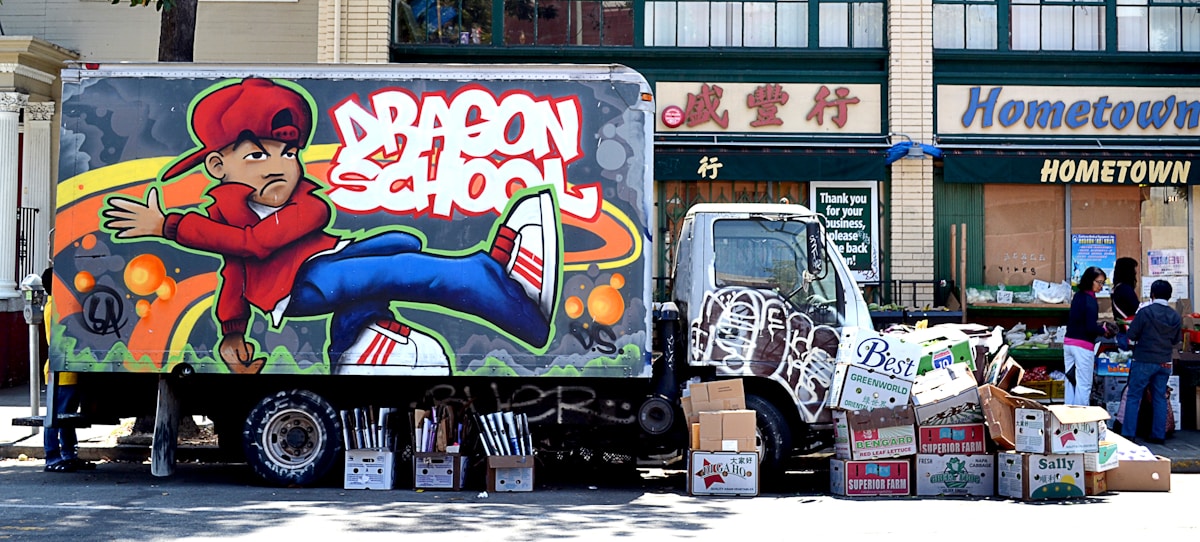 Photo 1496770202974 5bf9c6e71a4a?q=85&w=1200&h=600&fit=crop
