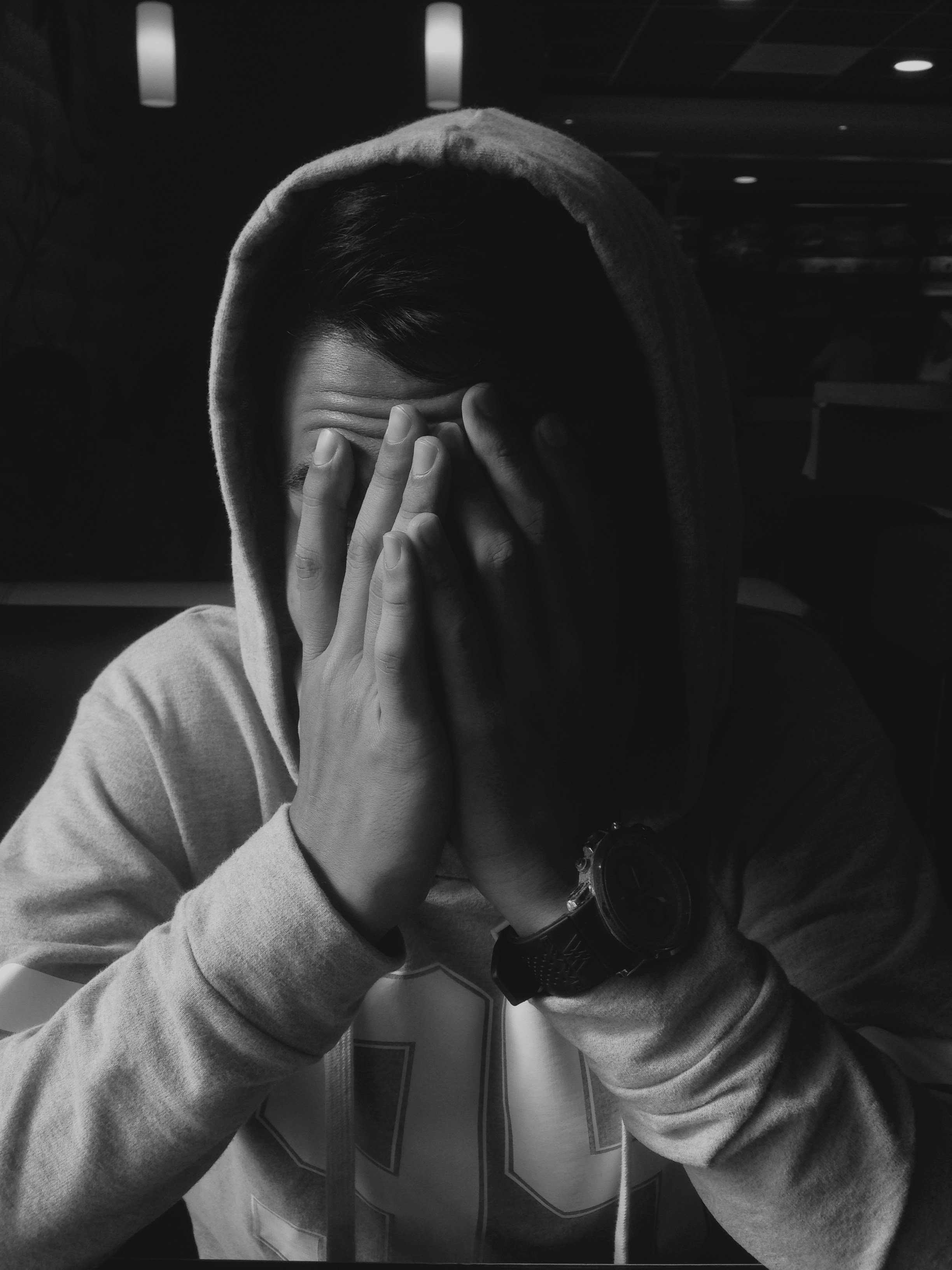 Картинки фото закрытое лицо Жительнице Воронежа грозит до 1 года исправительных работ за оскорбление сотрудн