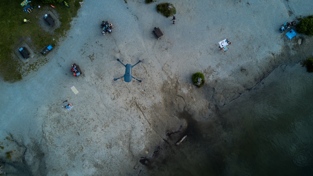 aerial view photography of shore beside ocean
