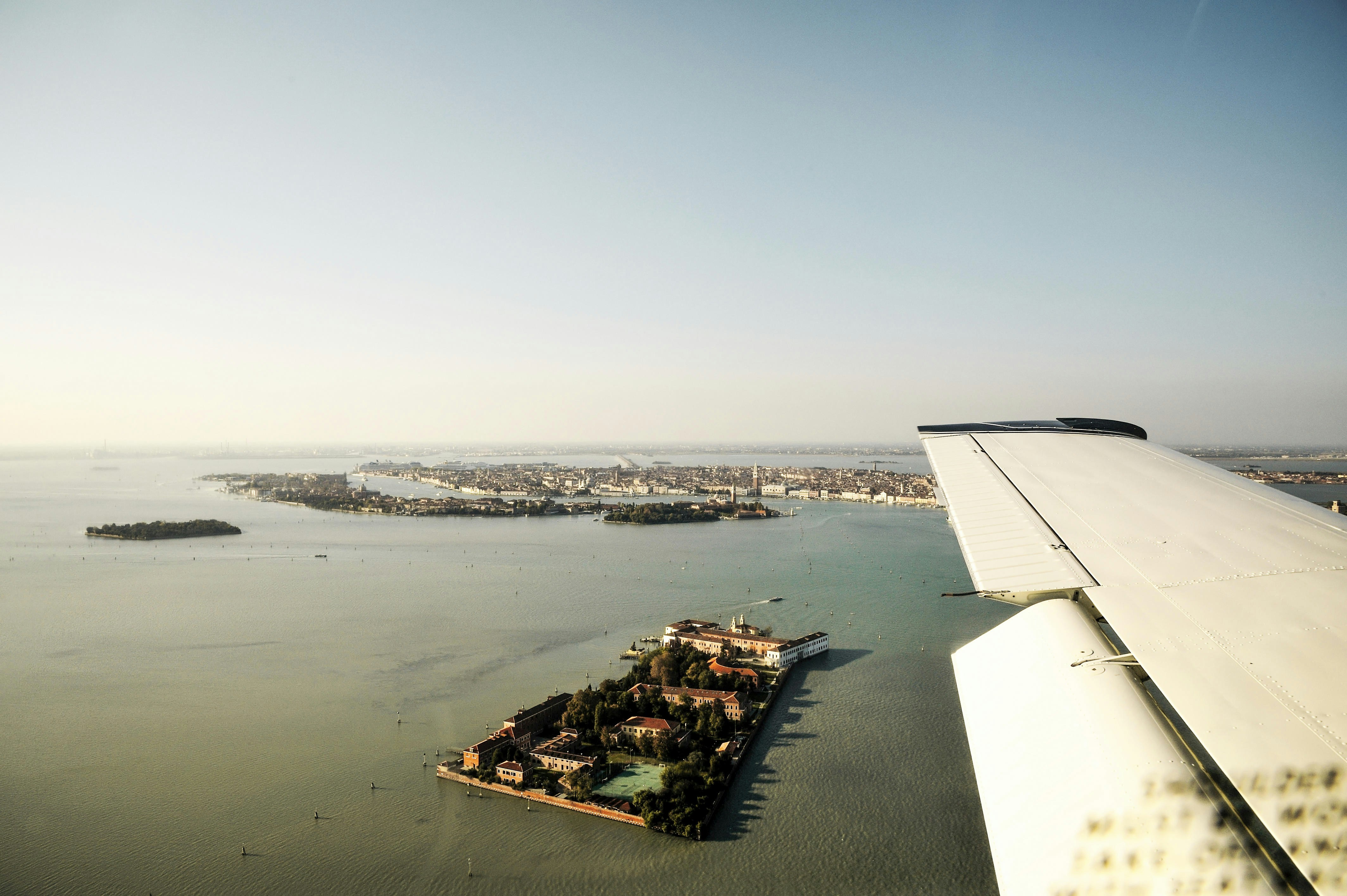 Free Unsplash photo from Daniel Adler