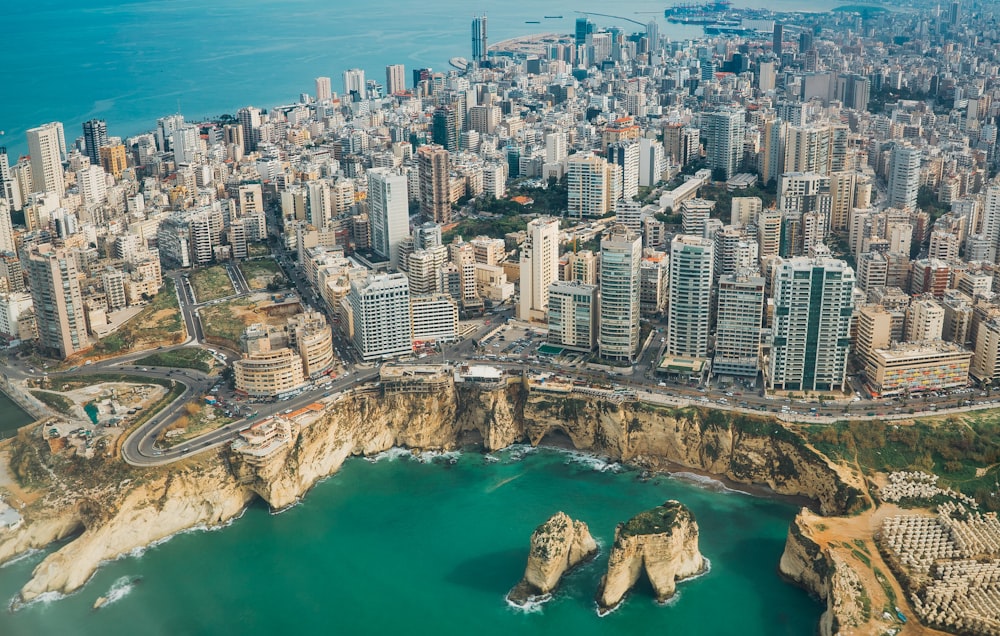 Fotografía a vista de pájaro del paisaje urbano