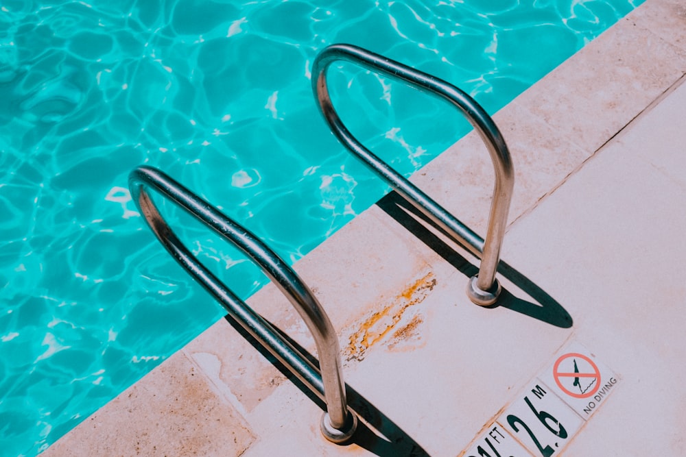 poignée de piscine en acier inoxydable