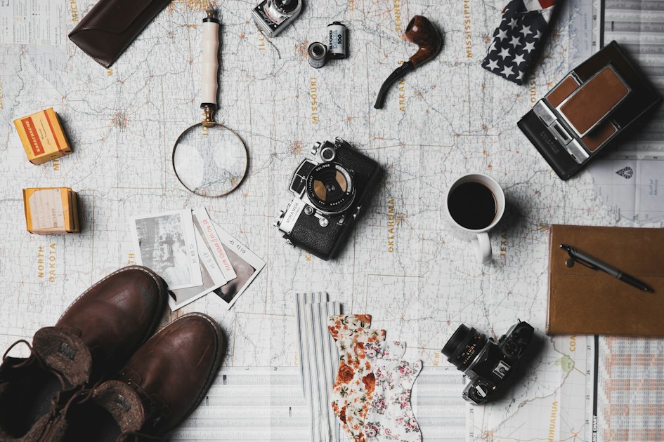 Chatbot Trip Planners vs. Human Travel Agents