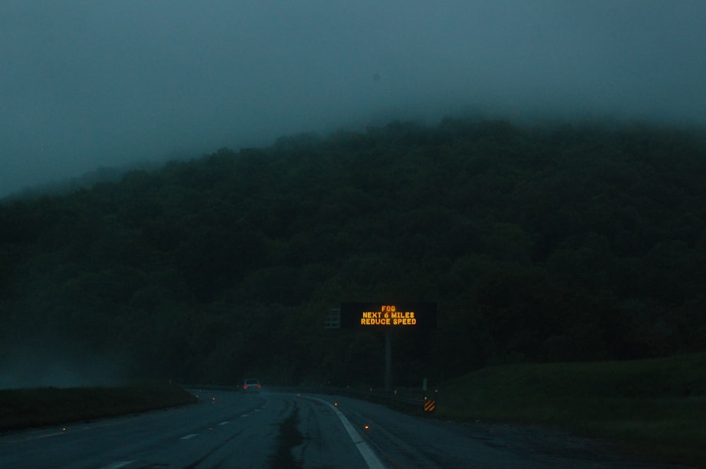 Autopista gris