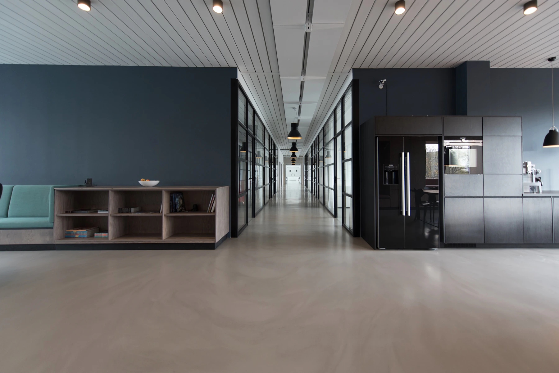 Business GoldenInn hotel concept