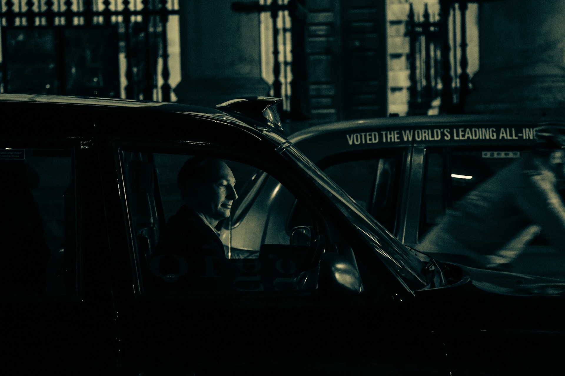 gray computer monitor