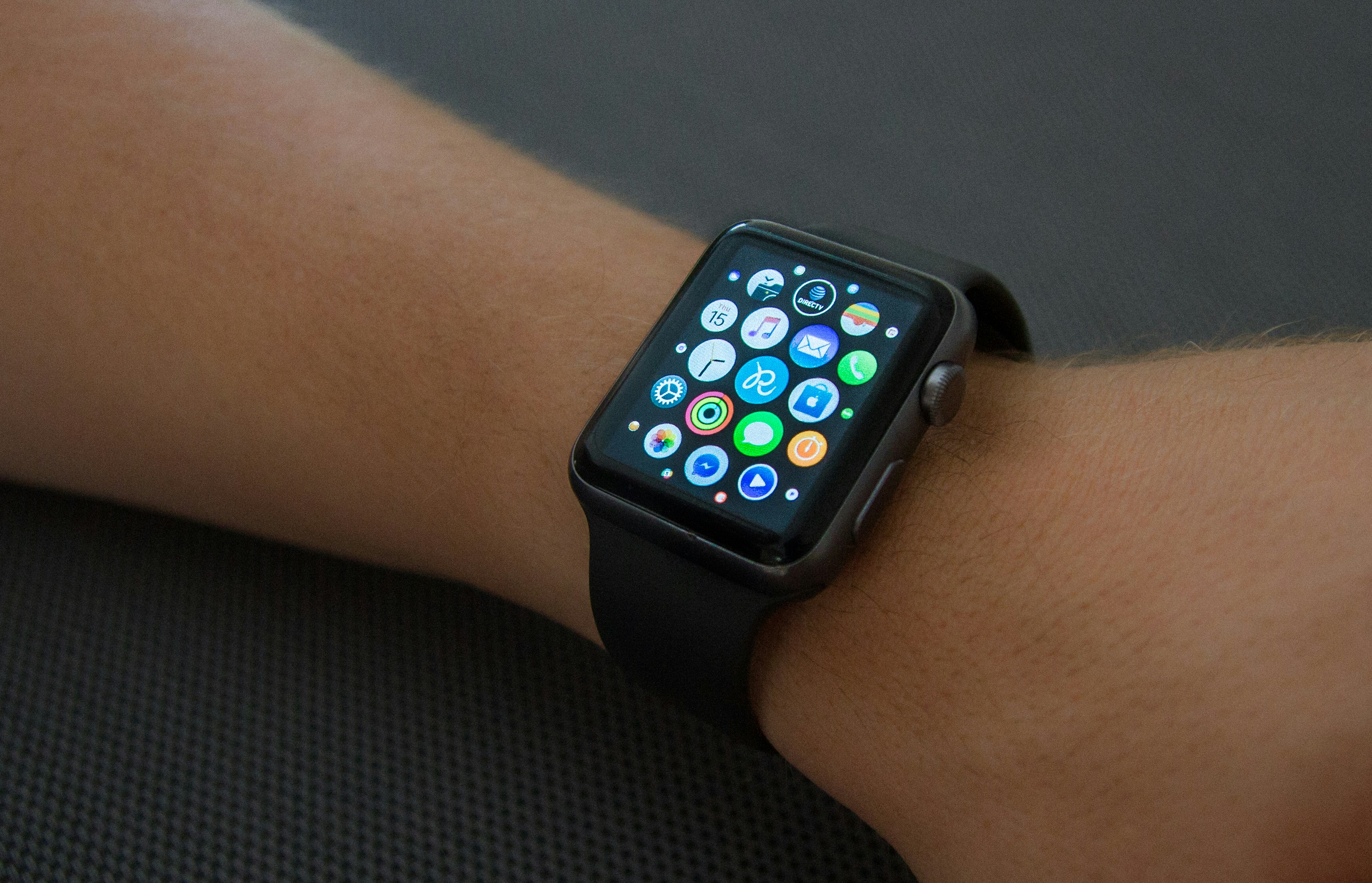 black aluminum case Apple Watch