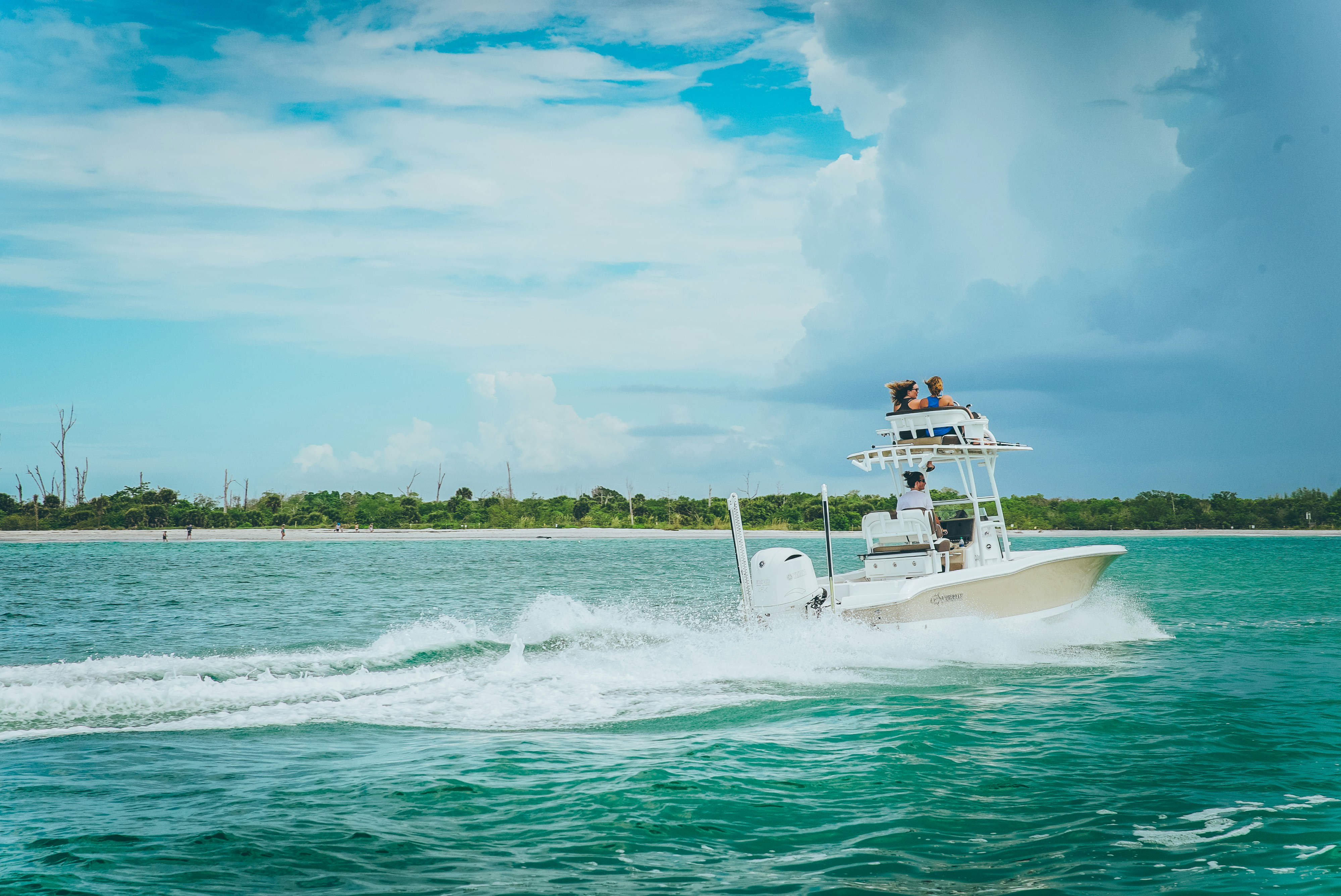 Моряки. Штурвал парусного корабля. Captain boats. Лодка капитан. Надувные лодки капитан.