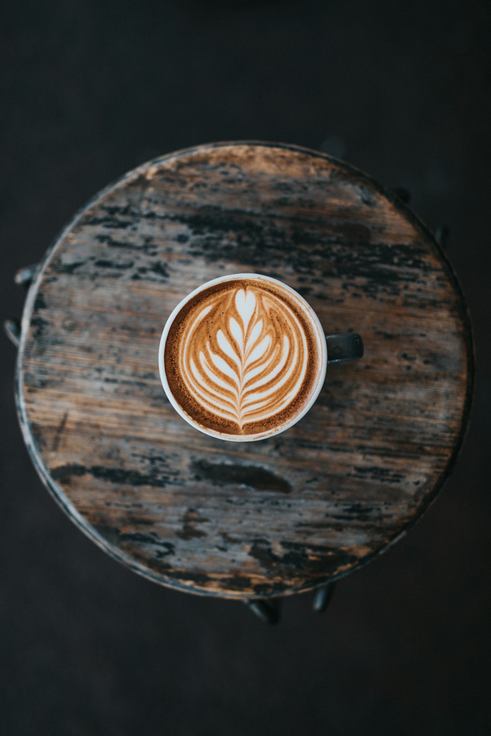 Cappuccino-Kaffee im Becher