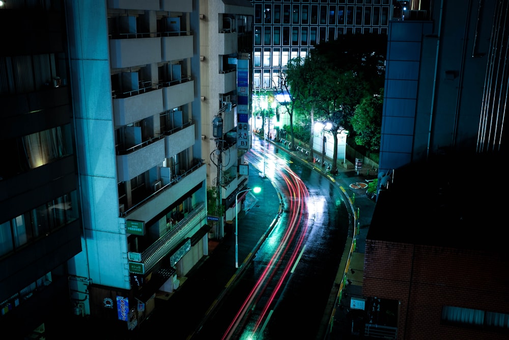 道路沿いの車のタイムラプス撮影