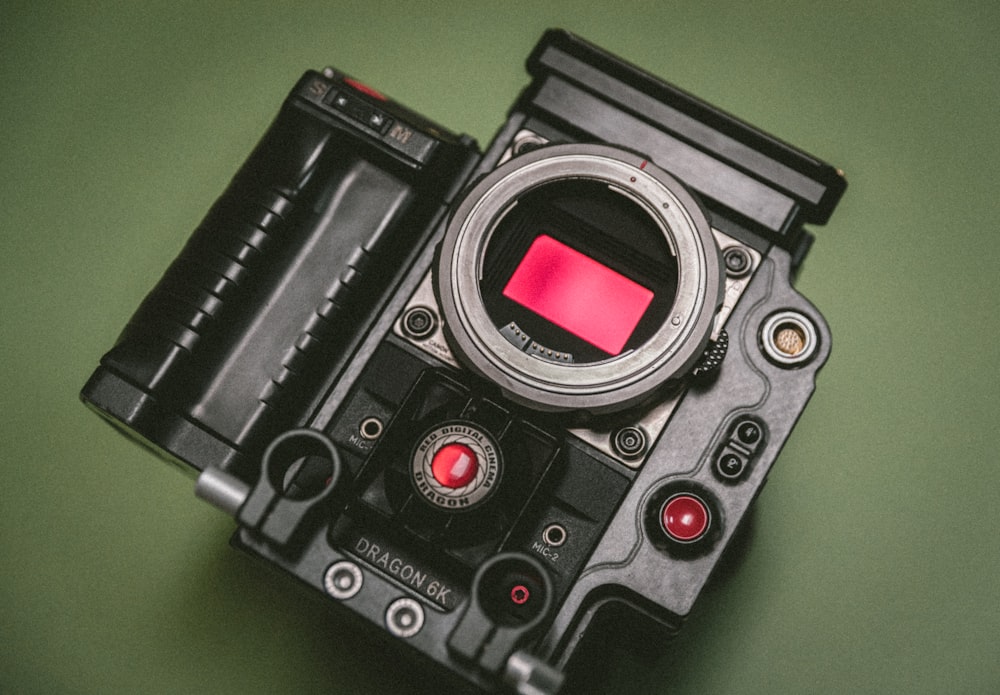 closeup photo of twin-lens reflex camera