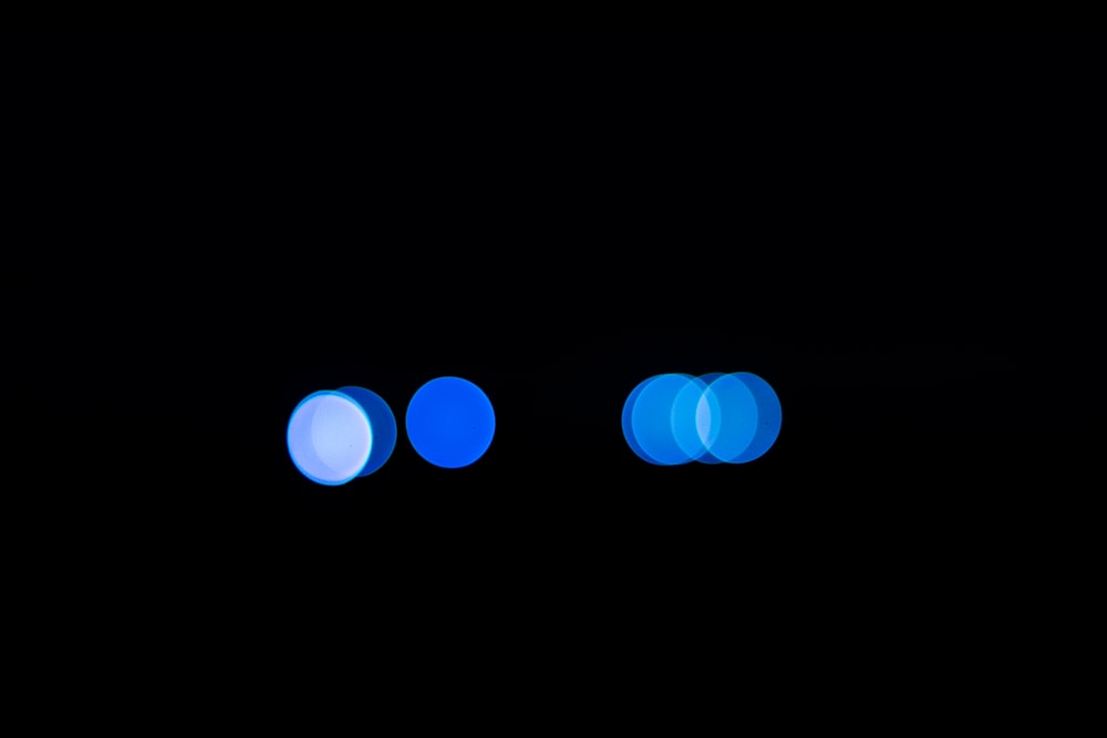 Fotografia con luce bokeh di luci blu e bianche