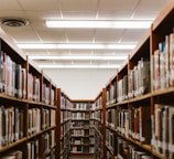 shallow focus photography of bookshelfs