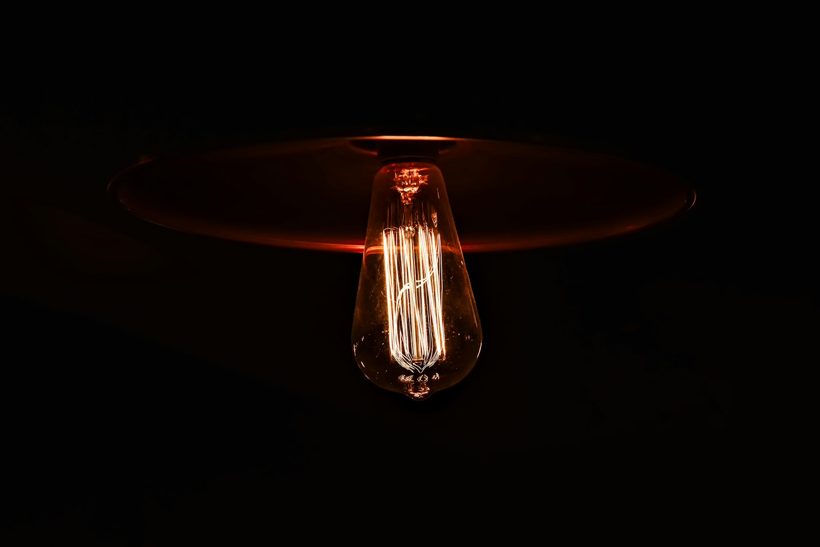 Nikon D3400 + Nikon AF-S DX Nikkor 18-105mm F3.5-5.6G ED VR sample photo. Orange led bulb photography