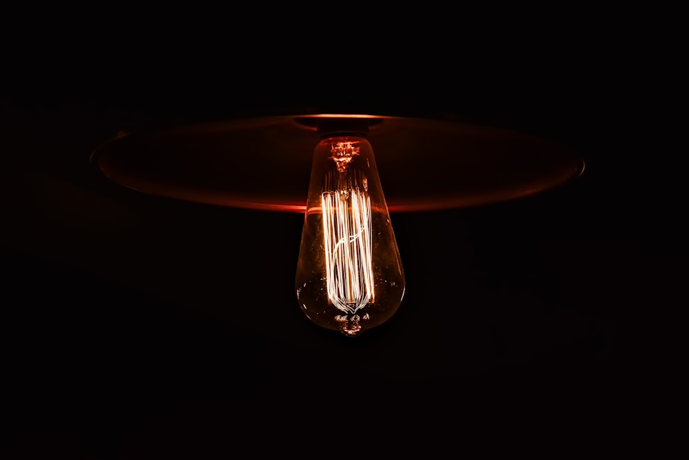 bombilla LED naranja