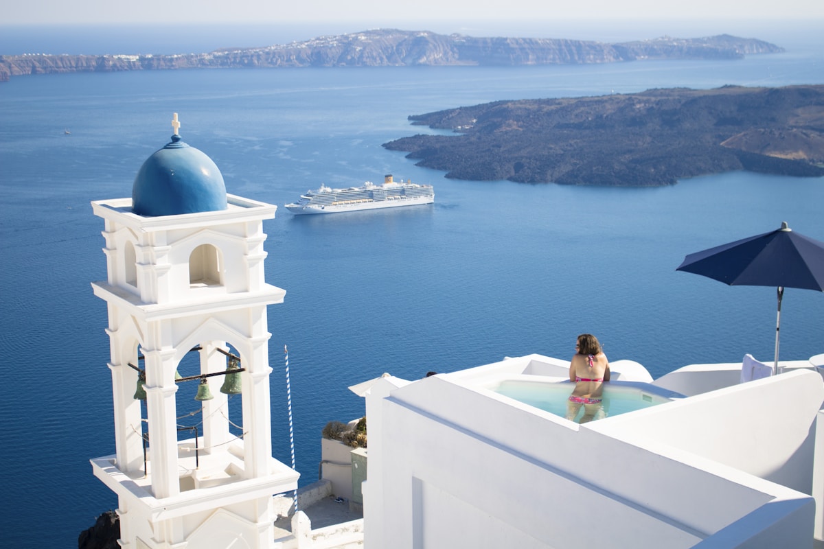 Luxury travel experiences image background image