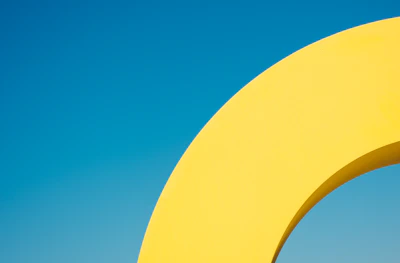 Stylized infographic blending sunshine yellow and royal blue elements depicting new customer acquisition trends over time.