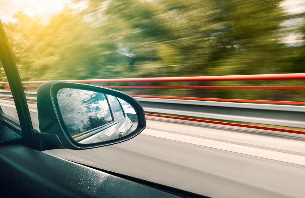 black vehicle wing mirror