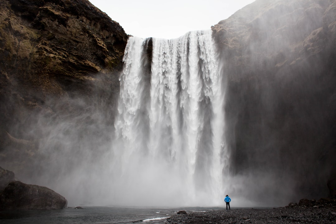 travelers stories about Waterfall in Skógafoss, Iceland