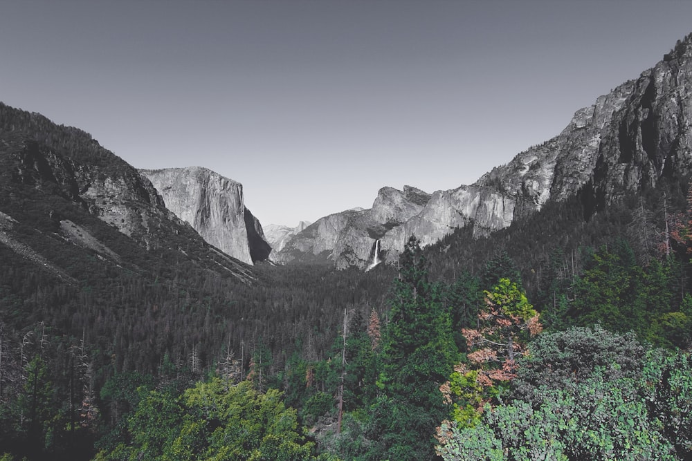 Fotografía de paisaje de montaña