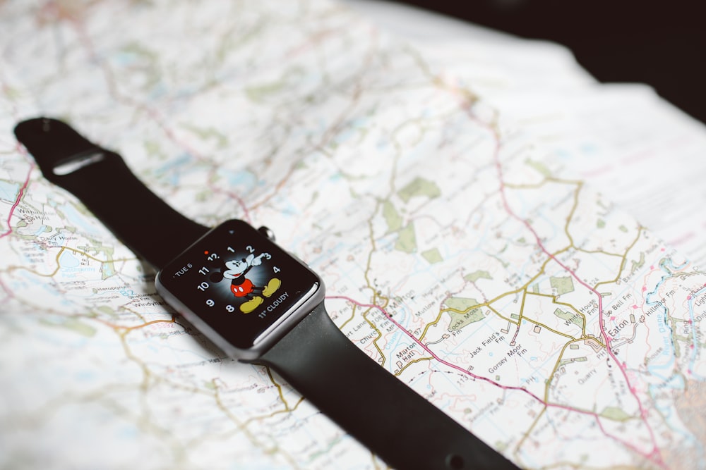 Capa de alumínio cinza espacial Apple Watch e Sport Band preta