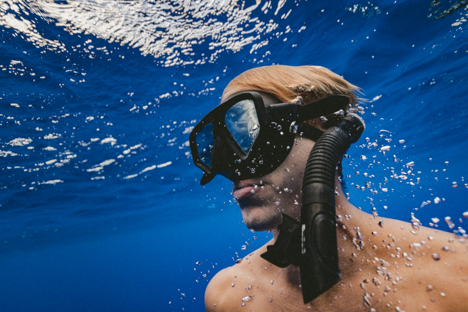 Canon EOS-1D X Mark II + Canon EF 16-35mm F4L IS USM sample photo. Man wearing black goggles photography