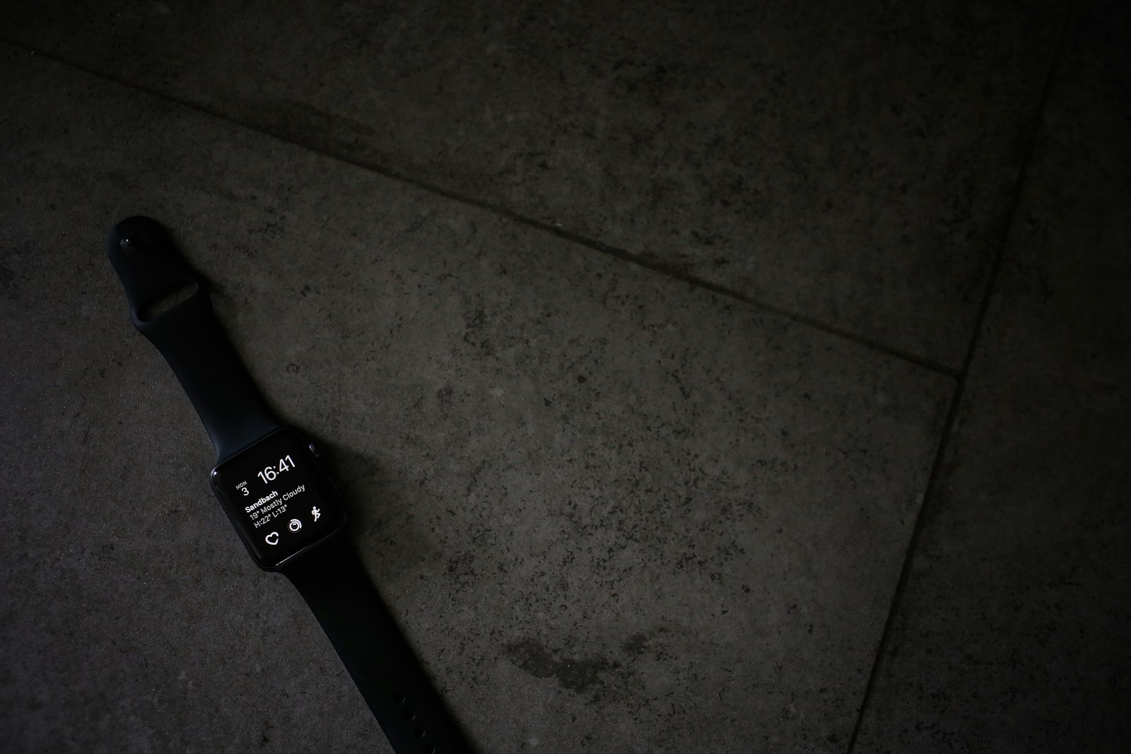 Canon EOS 6D + Canon EF 35mm F1.4L USM sample photo. Space gray apple watch photography