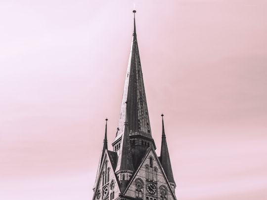 gray concrete building during daytime in St. Nikolaikirche Germany