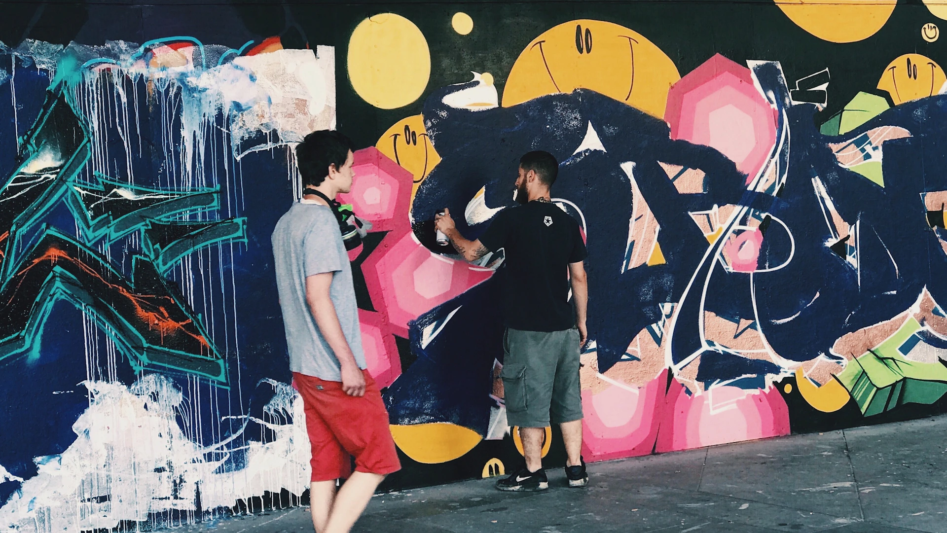 black and white bed linen