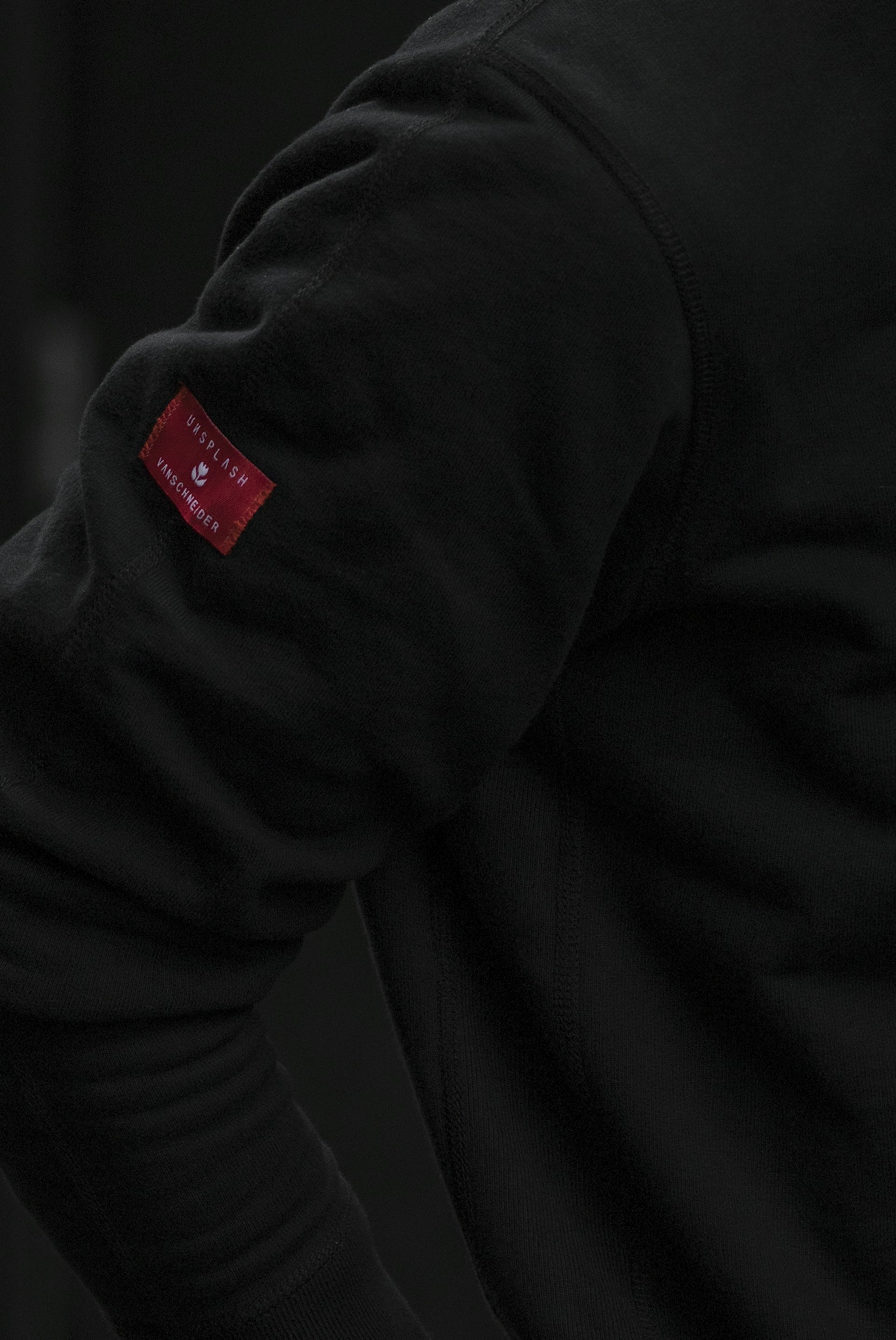 black and white bed linen