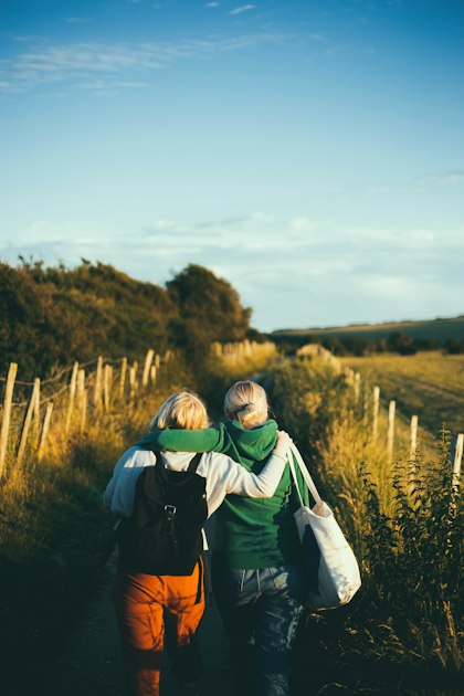 Simple Ways to Stay in Touch With Old Friends