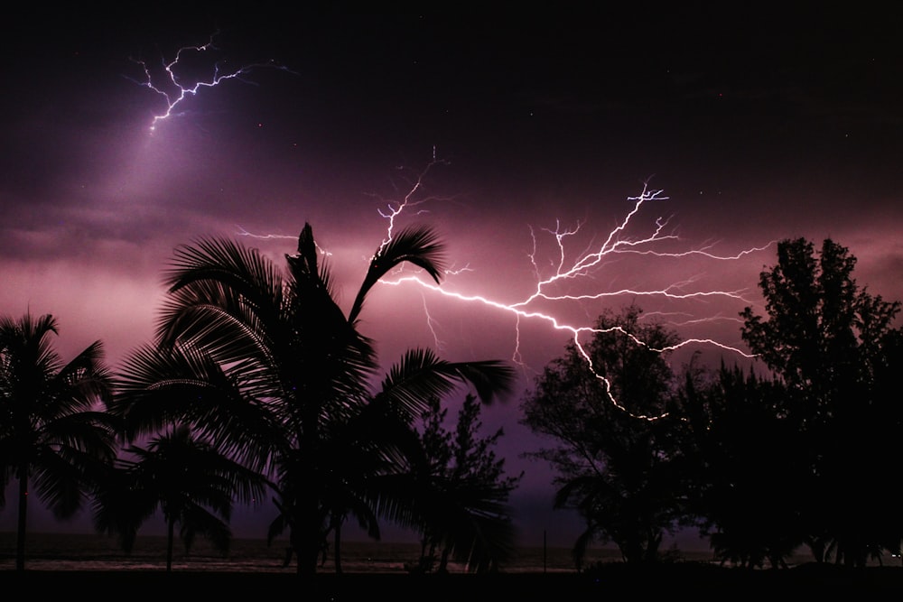 time-lapse photography of thunderbolt