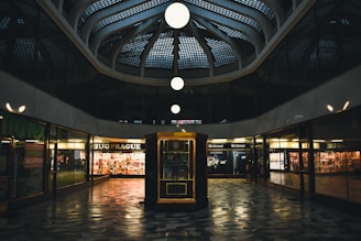 commercial building center stall