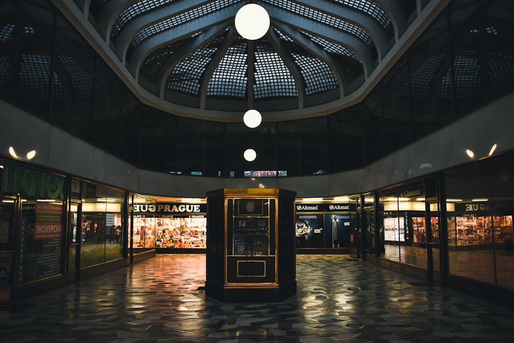 commercial building center stall