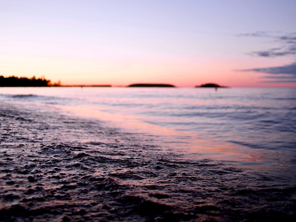 Coucher de soleil au bord de la baie