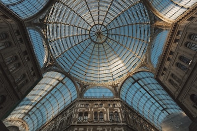 Galleria Umberto I - 从 Inside, Italy