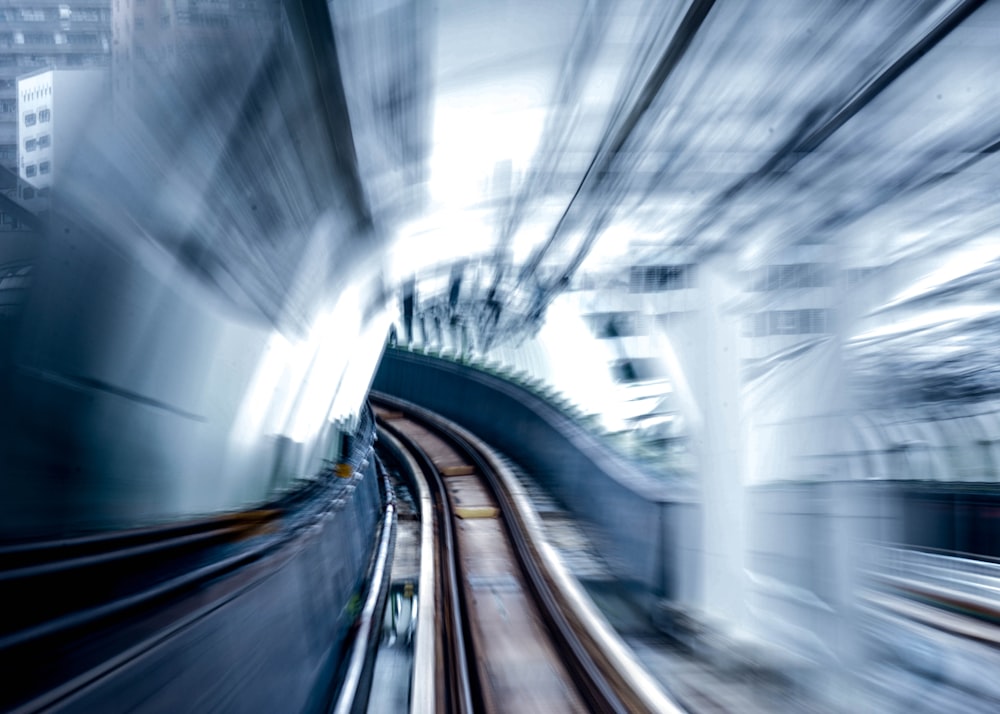 Rails de train en accéléré