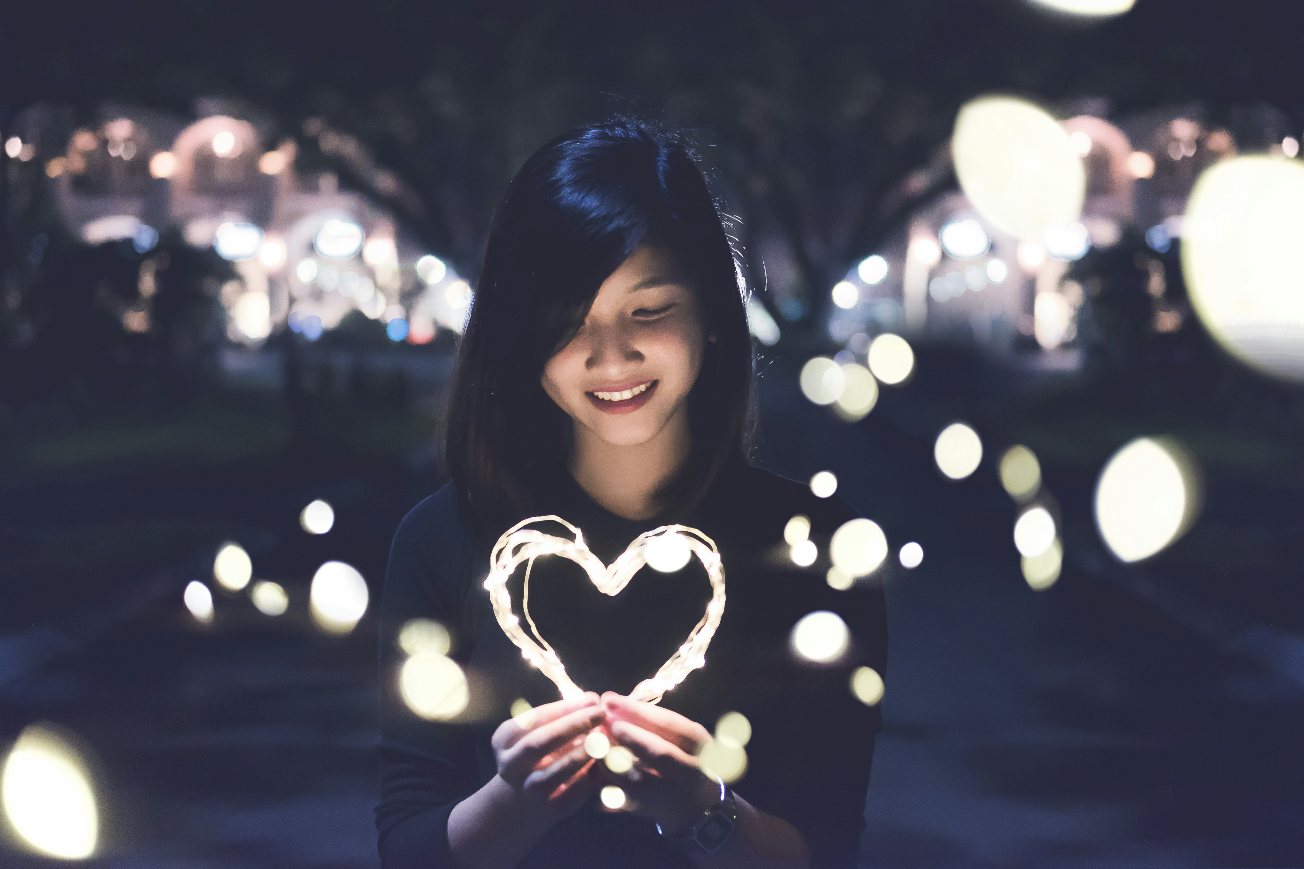 Khác nhau giữa yêu và thương