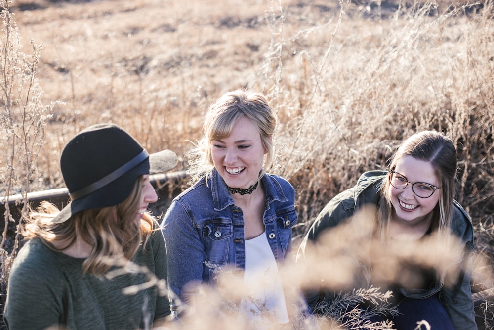 three women taking groupie