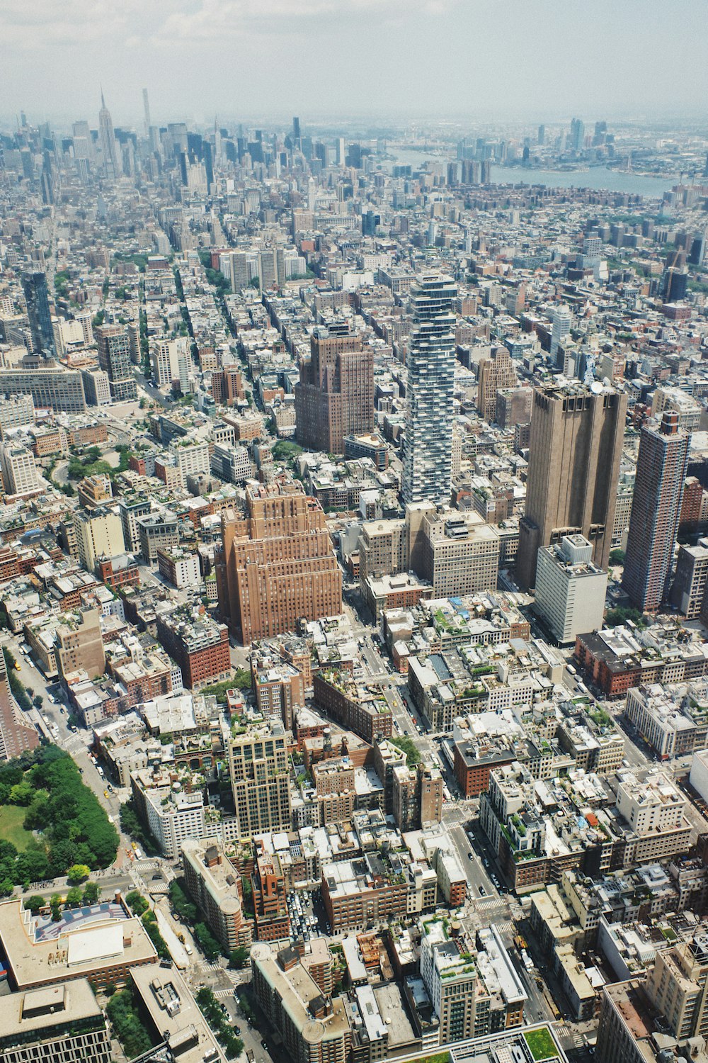 Luftaufnahme der Stadt bei Tag