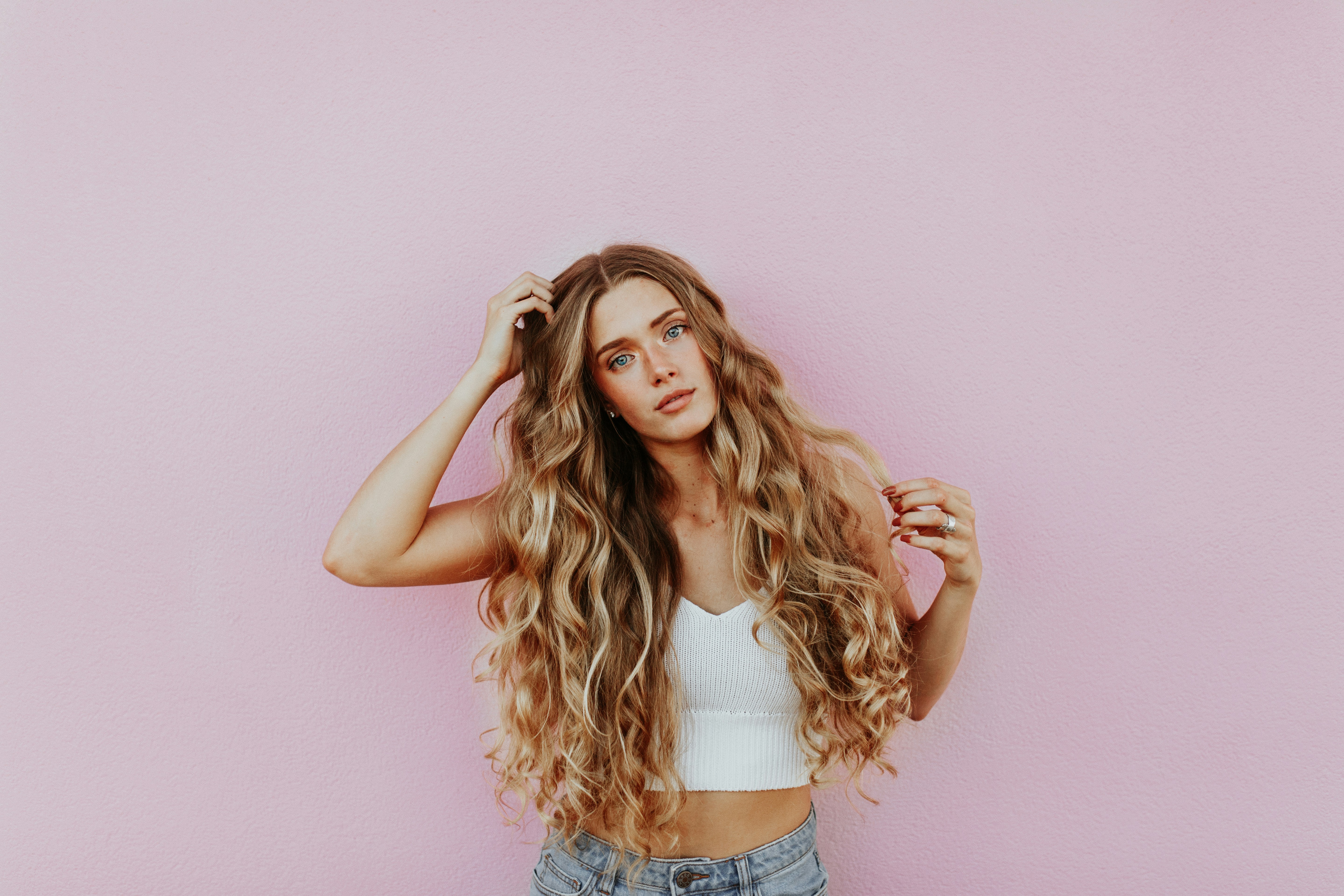 How To Get Spiral Curls With A Curling Iron?