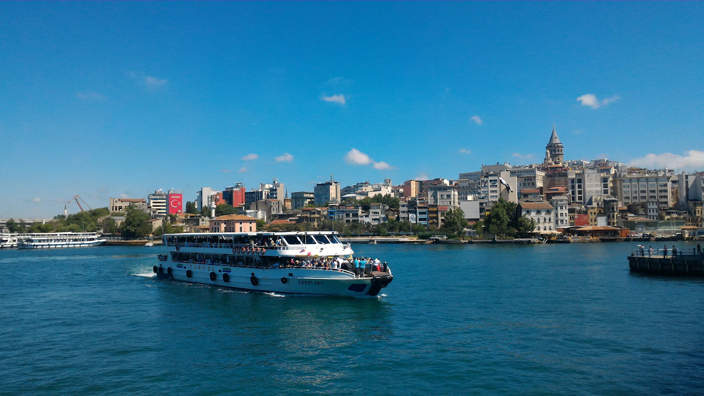 İstanbul: Qalata qülləsi və Boğaz sahili