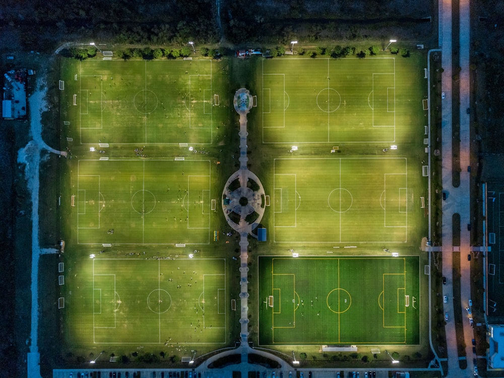 Photographie aérienne d’un terrain de football