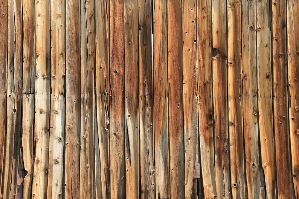 Superficie de madera marrón
