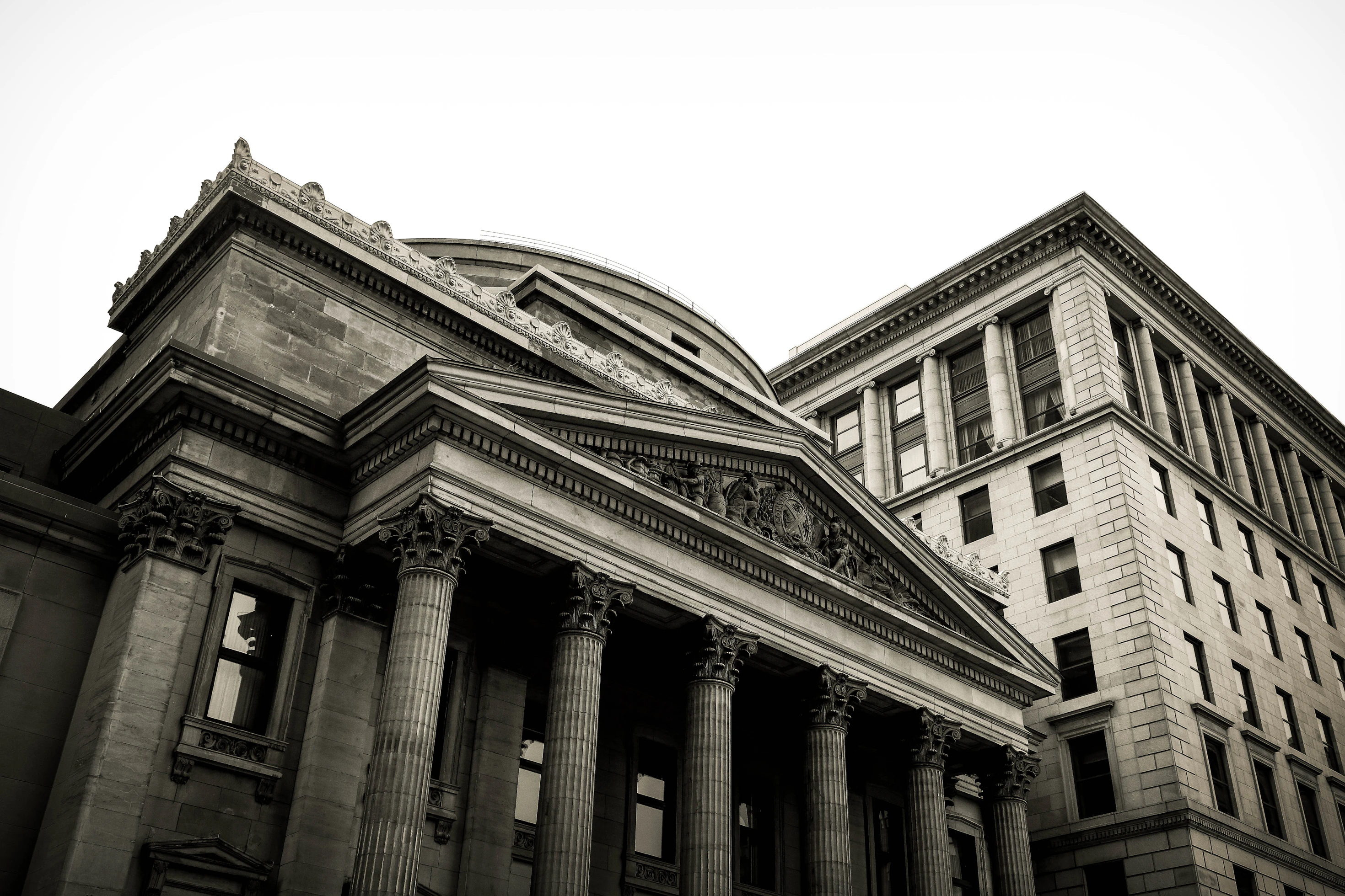 Megafusión bancaria sacude el sector: acuerdo de 85.000 Menfrentaobstaˊculosregulatorios
