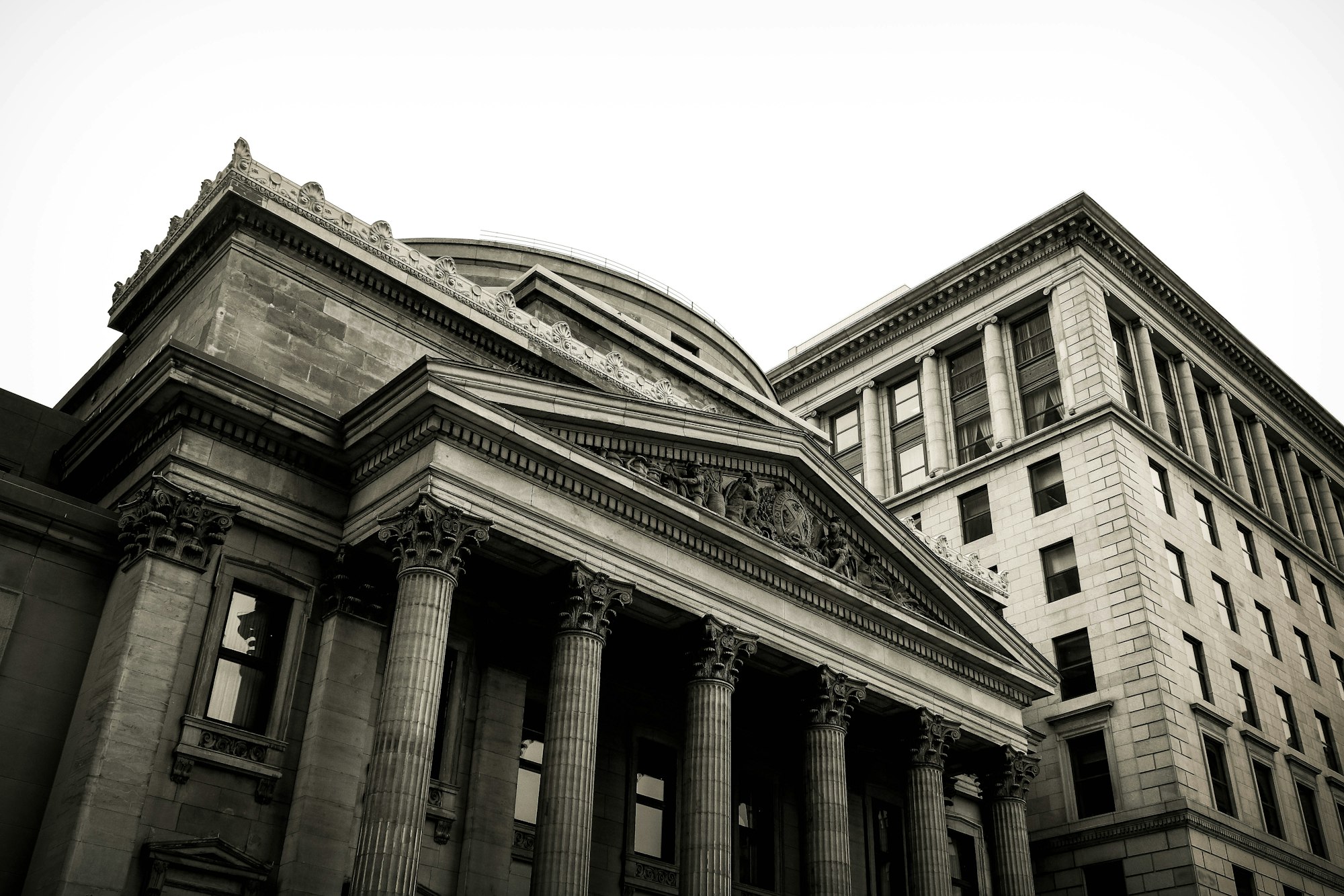 columns on montreal building