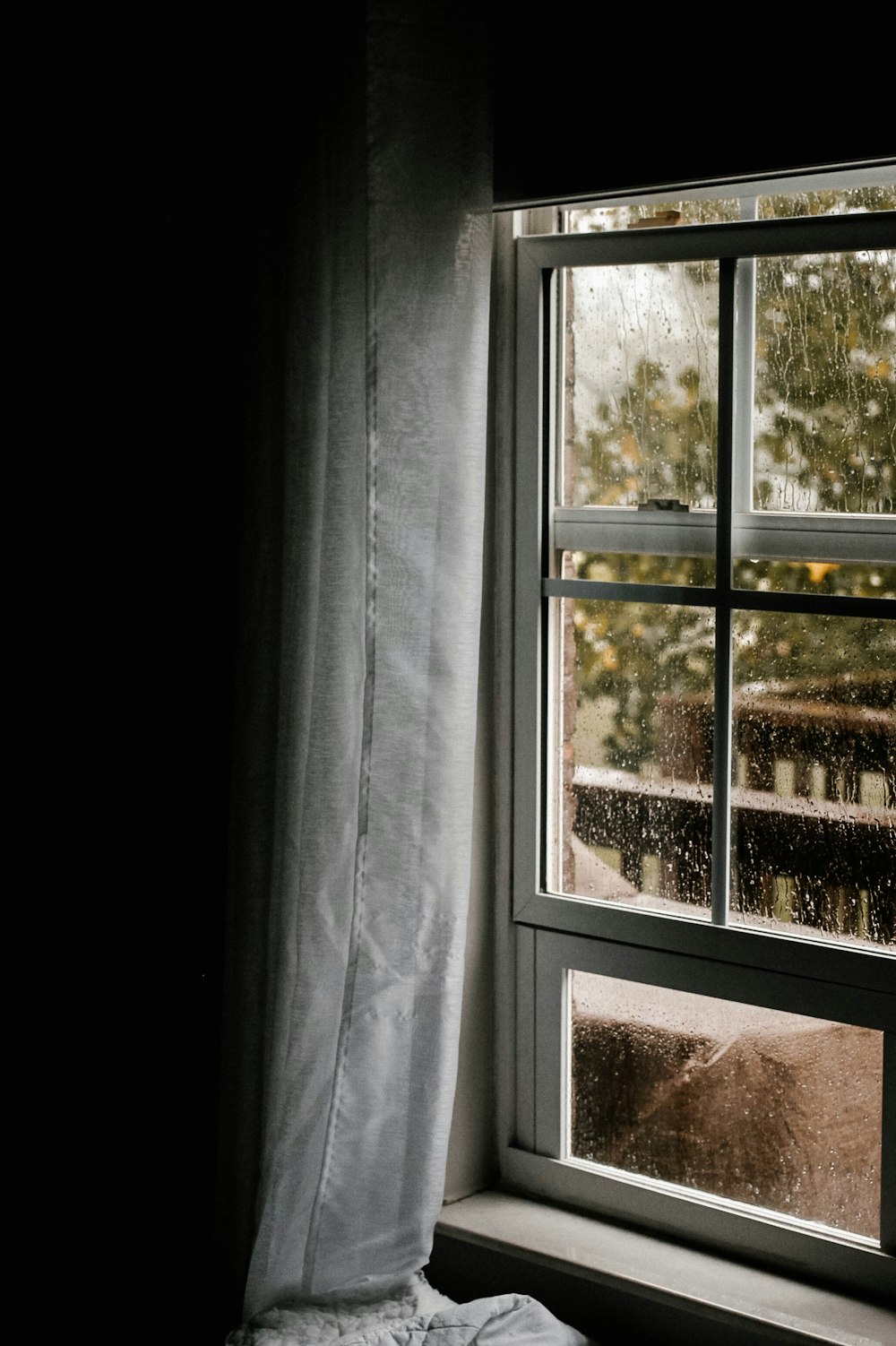 raamkozijn gemonteerd met raam lijm