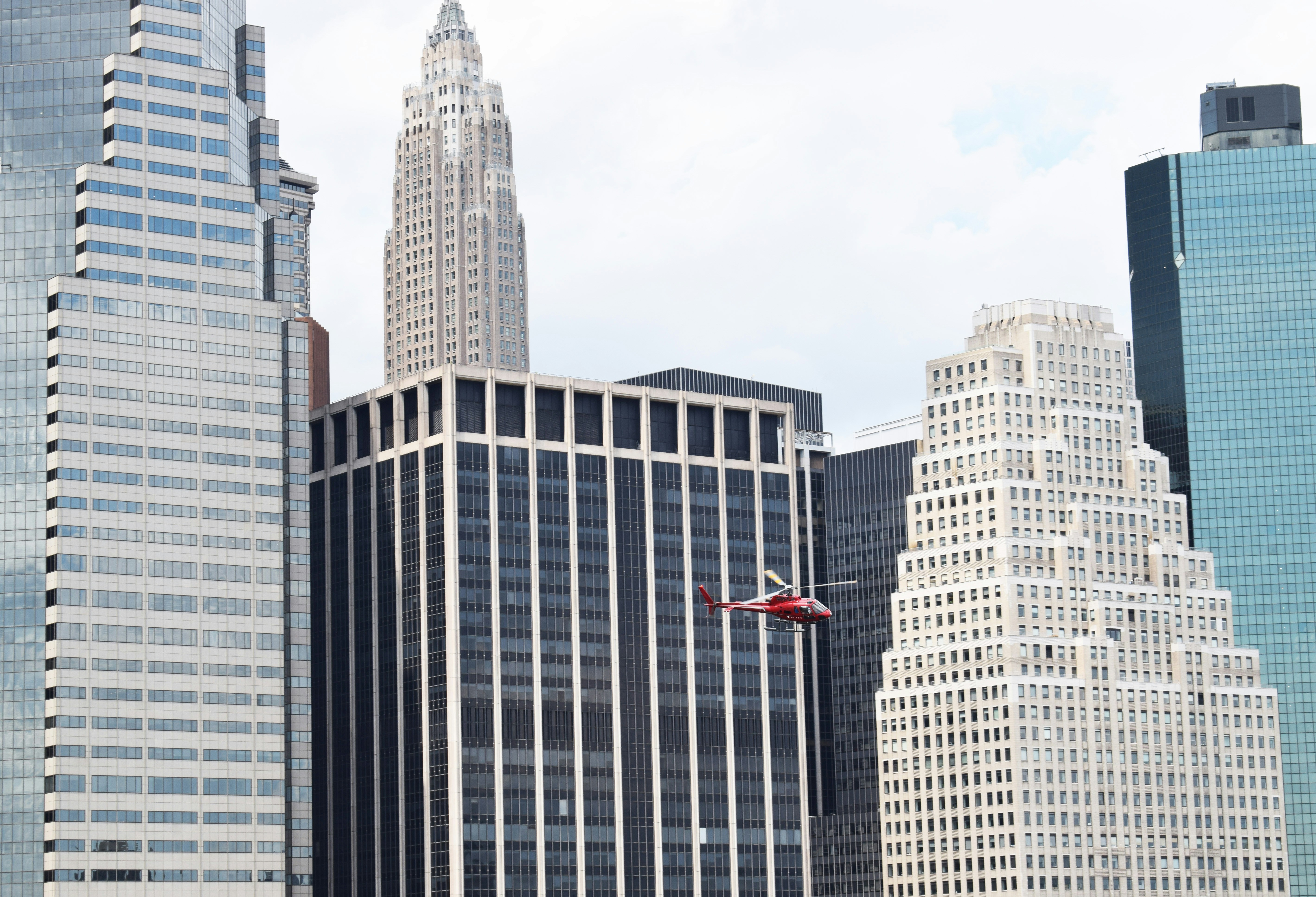 Benchmark Maintains Buy on Huron Consulting Gr, Raises Price Target to $180