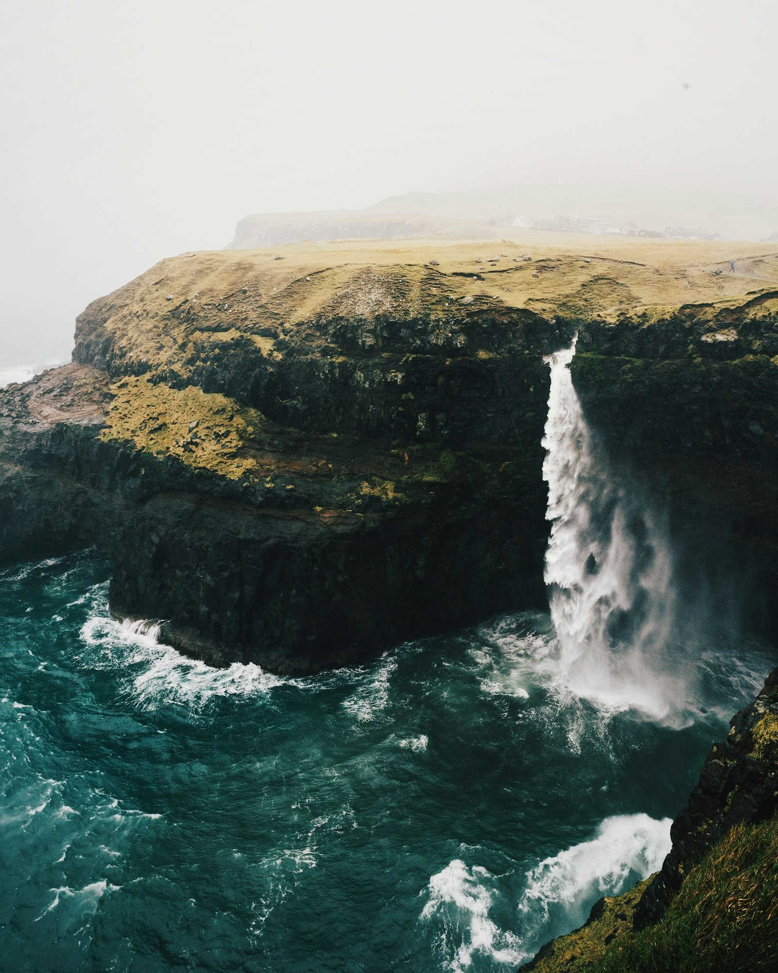 Sony a7S II + E 21mm F2.8 sample photo. Brown and black rock photography