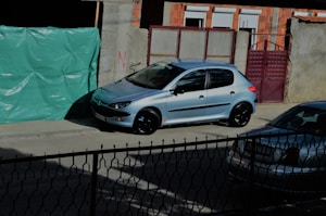 Lightweight Taffeta Hatch